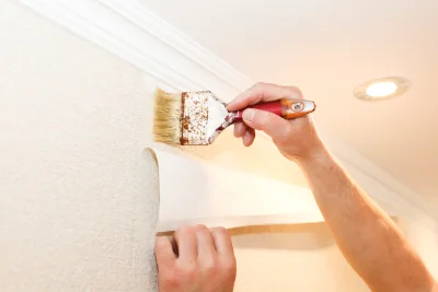 Pose de papier peint à la Vieux-Rue — revêtements muraux et toiles de verre